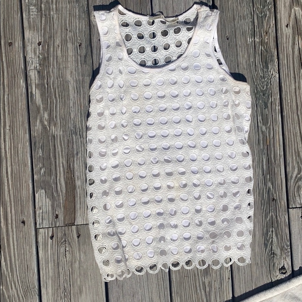 Hole design T-shirt